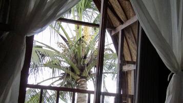 Traditional Single Room, 1 Double Bed, Ocean View | Individually decorated, individually furnished, bed sheets