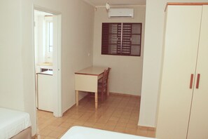 21-inch TV with cable channels