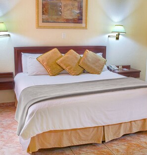 Desk, iron/ironing board, free WiFi, bed sheets - Florencia Plaza Hotel (Tegucigalpa)