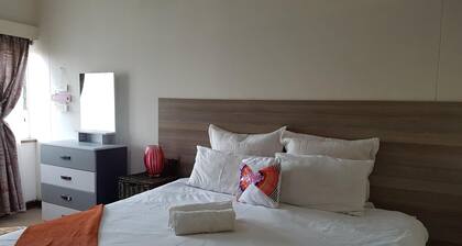 Lolos Cosy One Bedroom Apartment