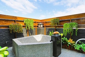Villa (Bathtub) | Balcón