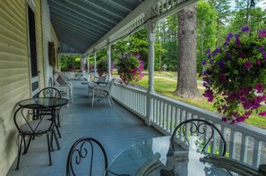 Exterior - Rockwell Falls Inn and Wine Bar (Lake Luzerne)