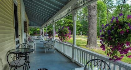 Rockwell Falls Inn and Wine Bar