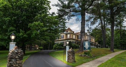 Rockwell Falls Inn and Wine Bar