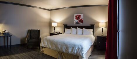 Standardzimmer, 1 King-Bett | 1 Schlafzimmer, Minibar, individuell dekoriert, Schreibtisch