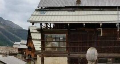 Ha Tel Le Grand Ta Tras