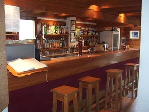 Bar (en la propiedad)