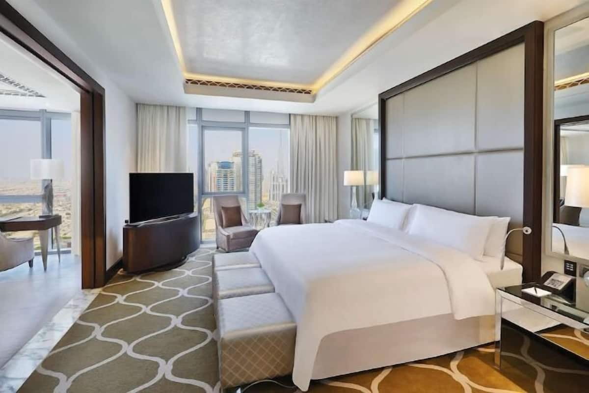 Minibar, in-room safe, individually decorated, individually furnished