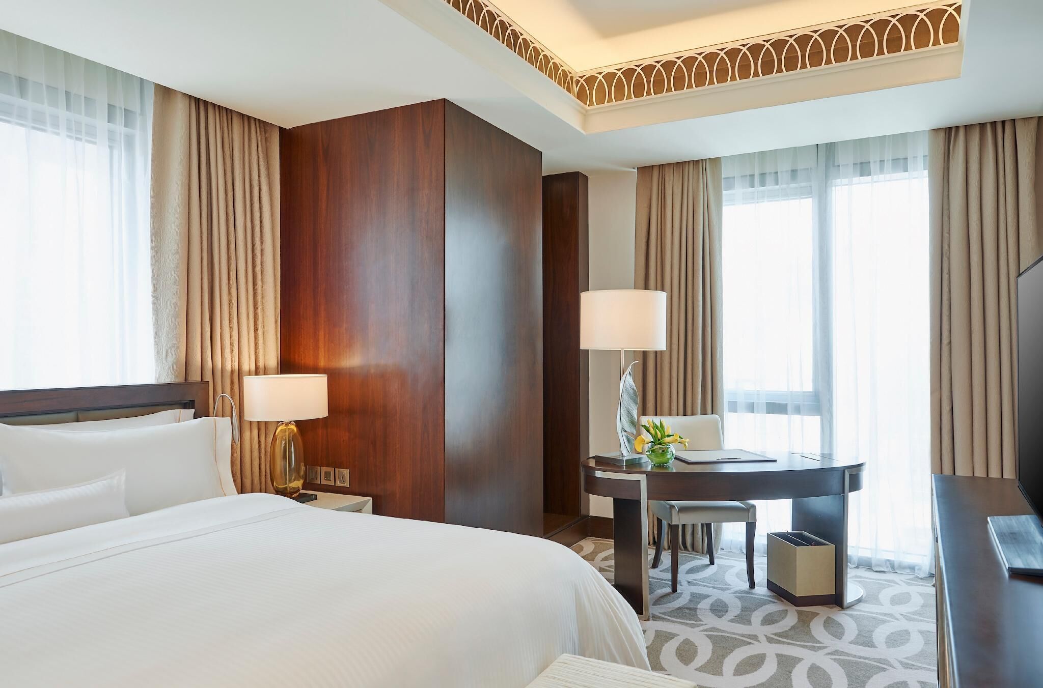 Minibar, in-room safe, individually decorated, individually furnished
