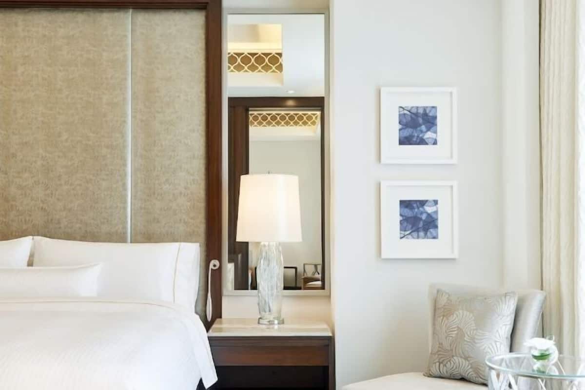 Minibar, in-room safe, individually decorated, individually furnished