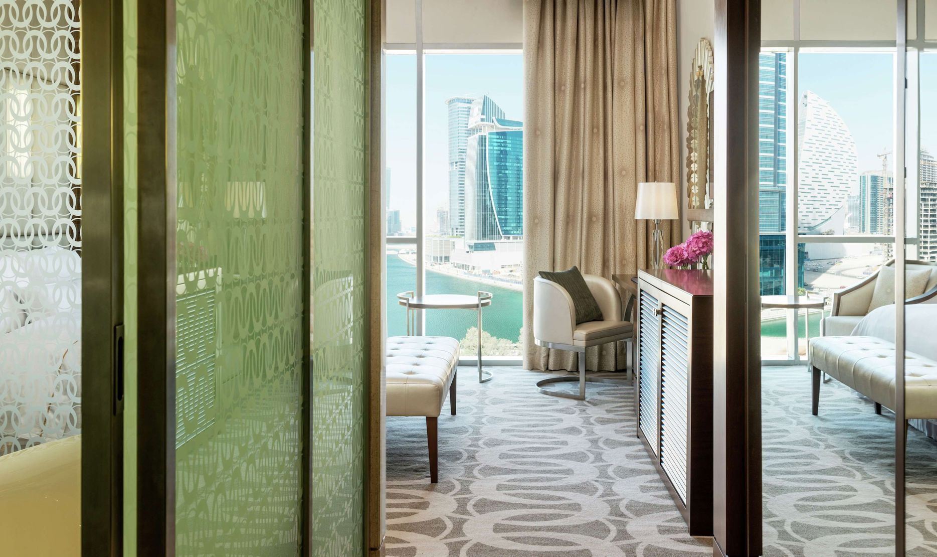 Minibar, in-room safe, individually decorated, individually furnished
