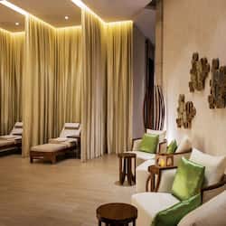 Couples treatment room(s), sauna, hot tub, steam room