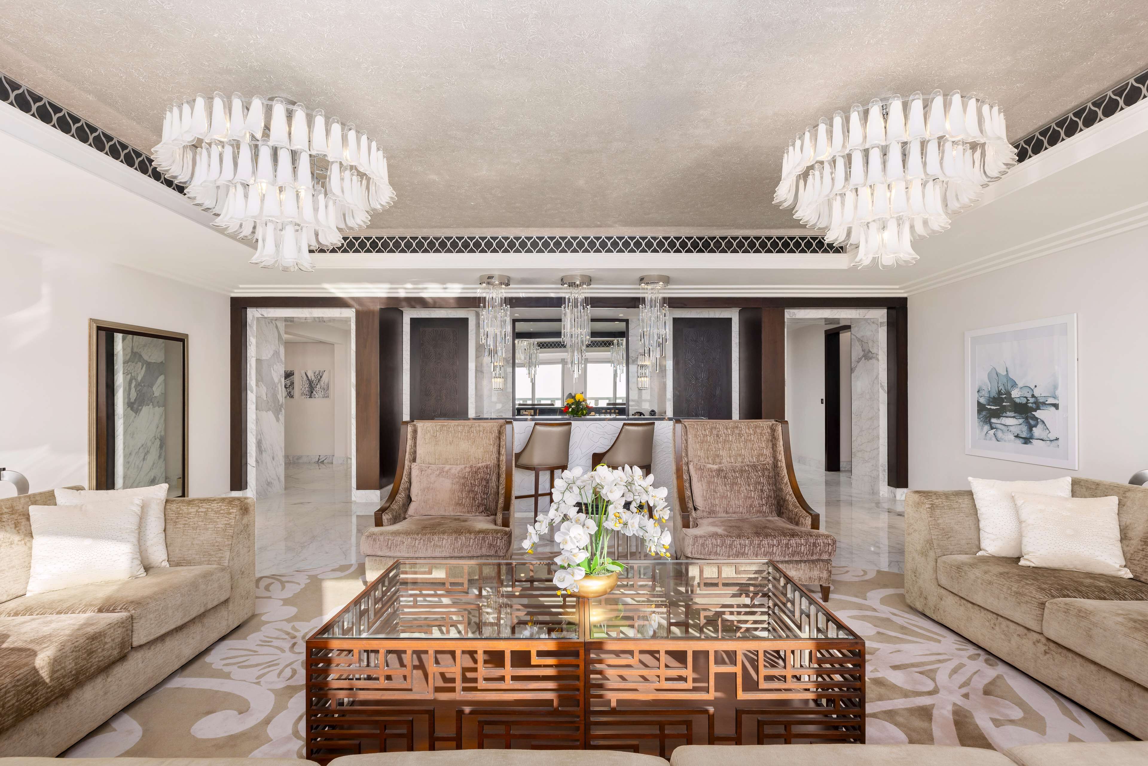 presidential suite, 1 king bed | living area