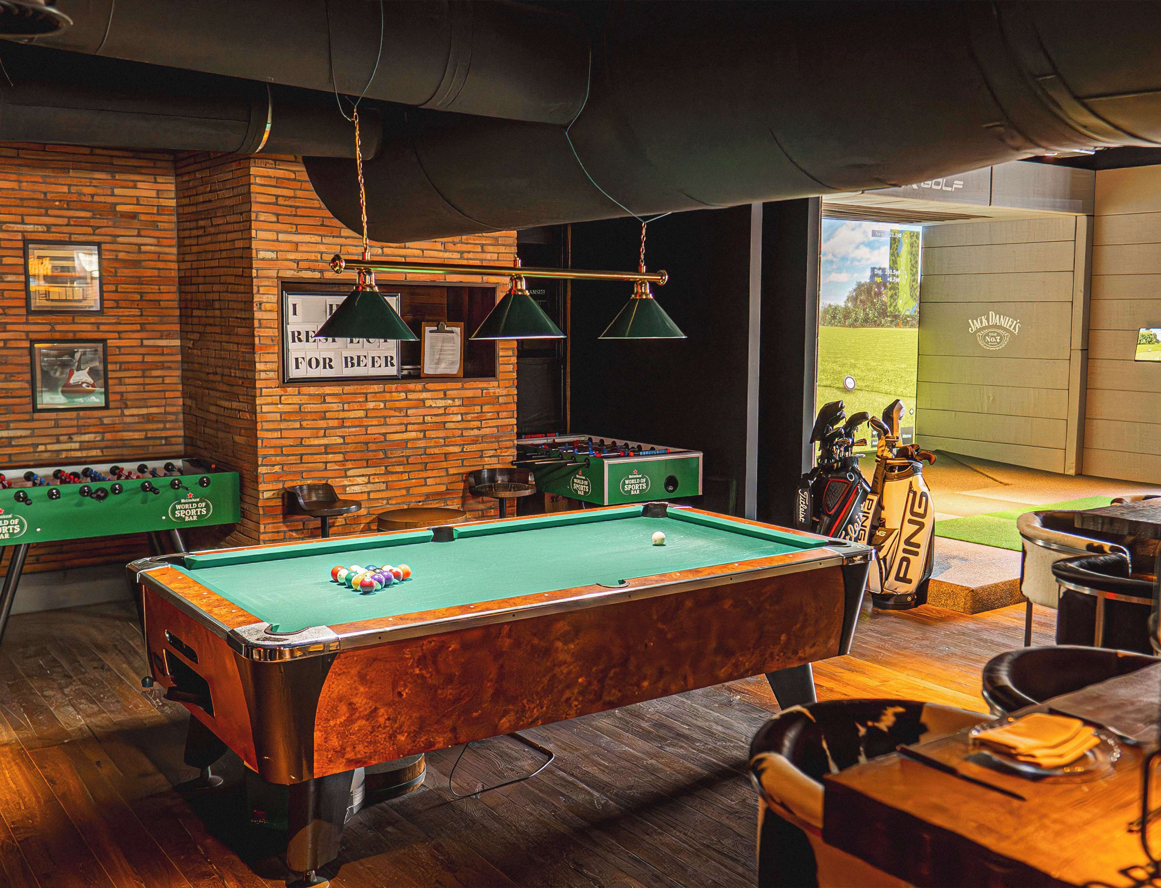 2 bars/lounges, swim-up bar, poolside bar