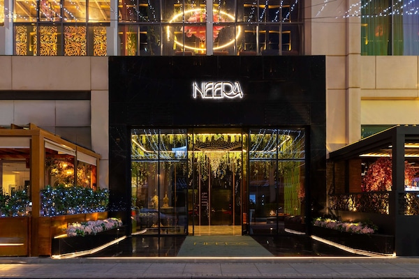 4 restaurants, serveren ontbijt, lunch, diner, Amerikaanse gerechten