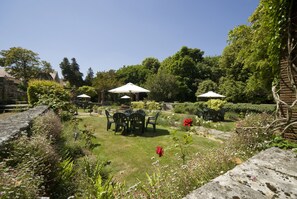 Garden - The Broadway Park Hotel (Sandown)