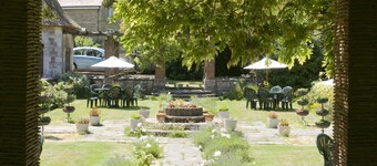 The Caledonian Island Hotel