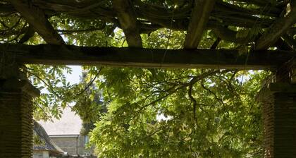 The Caledonian Island Hotel