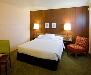 Premium bedding, desk, soundproofing, free WiFi - Sunset Motel (Moriarty)