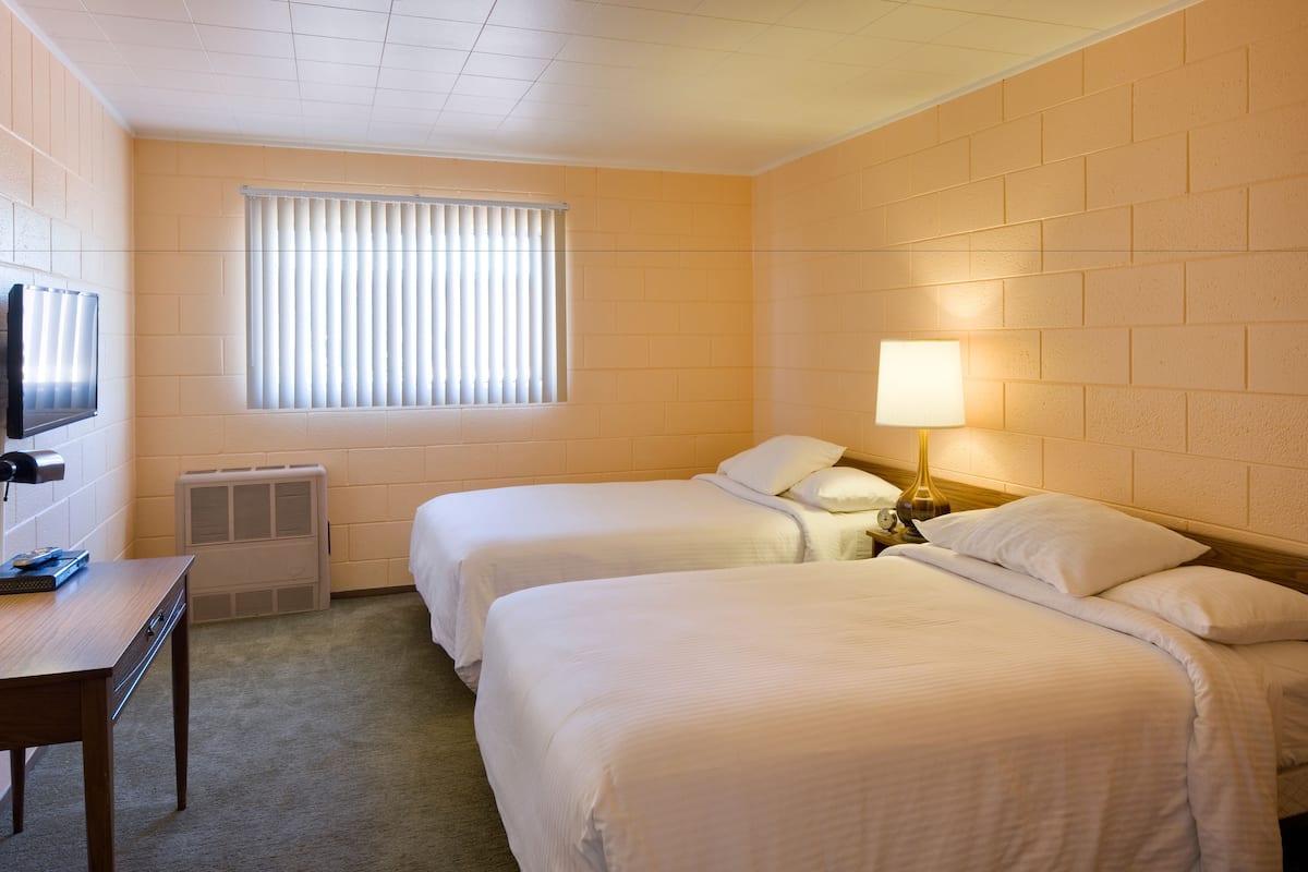 Classic Route 66 Four Bed Suite | Premium bedding, desk, soundproofing, free WiFi