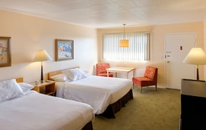 Superior Route 66 Room | Premium bedding, desk, soundproofing, free WiFi - Sunset Motel (Moriarty)