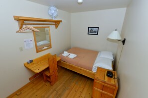 Desk, free WiFi - The Bunkhouse (Dawson City)