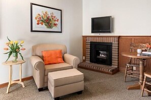 مكواة/لوح كي وأسرّة قابلة للطي وملاءات أسرّة