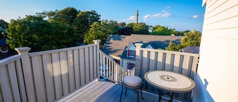 Superior Room, 1 Queen Bed | Terrace/patio