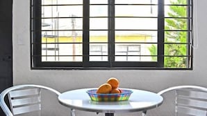 Leilighet | Spiseområde på rommet
