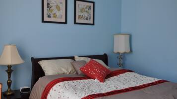 Standard Room, 1 Queen Bed (2 Blue) | Premium bedding, soundproofing, free WiFi, bed sheets