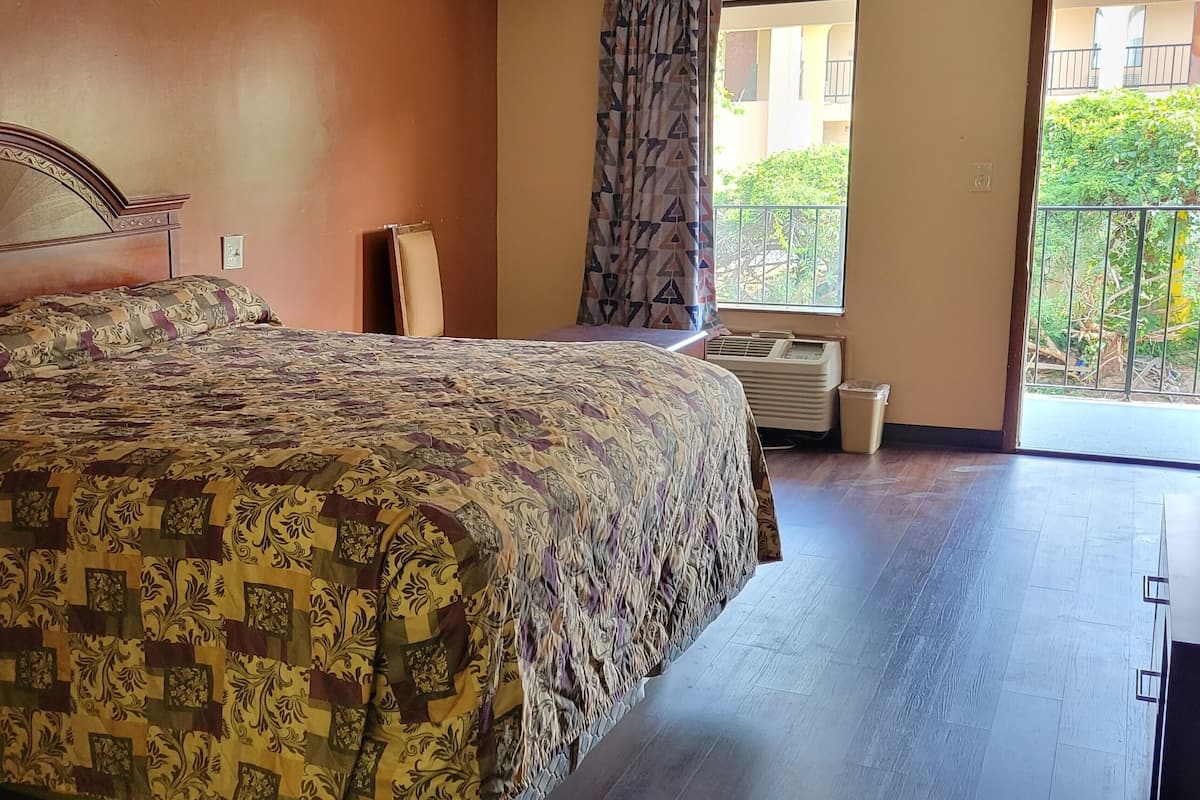 Habitación estándar, 1 cama King size, para fumadores | Escritorio y wifi gratis