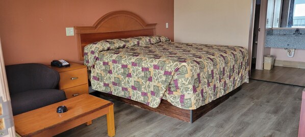 Habitación estándar, 1 cama King size, para fumadores | Escritorio y wifi gratis 