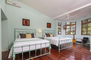 Familien-Suite, 2 Schlafzimmer, Gartenblick | Ausblick vom Zimmer