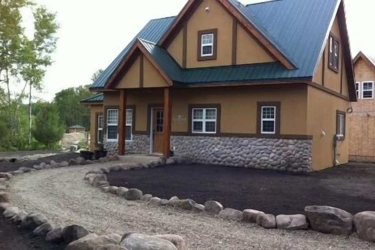 1 bedroom, premium bedding, rollaway beds, bed sheets