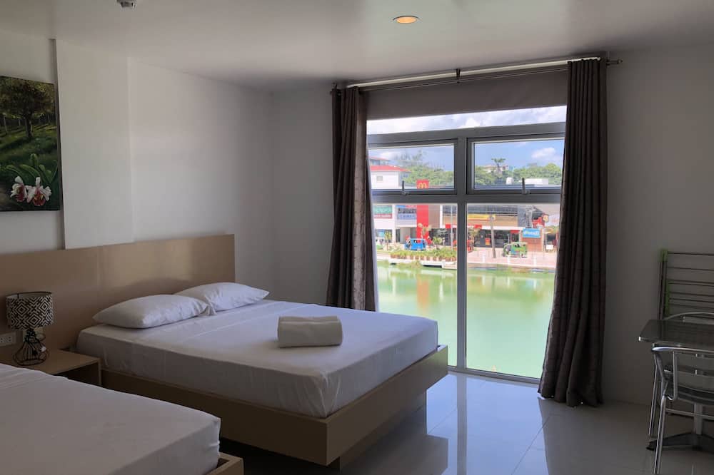 Jeffrey S Hotel