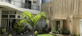 Jeffrey S Hotel