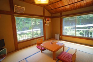 Standard Room, Japanese Style, Non Smoking - Adult Only  | In-room dining