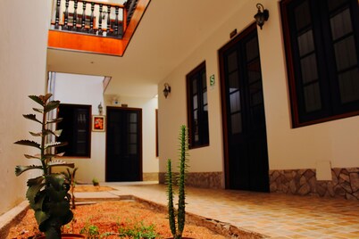 Colonial Plaza Hotel