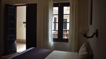 Single Room | In-room safe, desk, blackout drapes, free WiFi