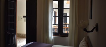 Colonial Plaza Hotel