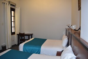Room - Colonial Plaza Hotel (Puno)