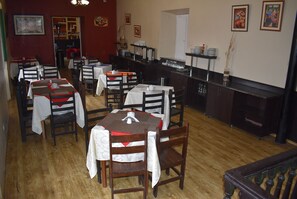 Free daily English breakfast - Colonial Plaza Hotel (Puno)