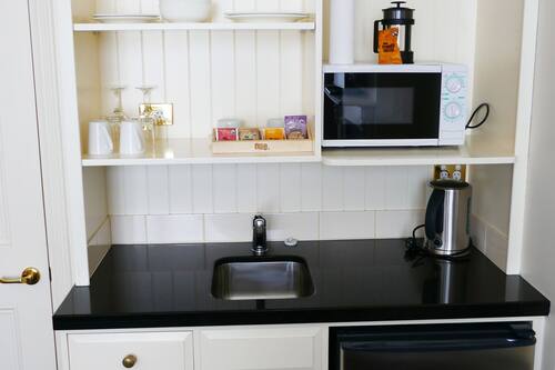 Superior Queen Studio, Shower Only | Private kitchenette