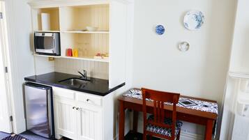 Superior Studio, 1 Katil Ratu (Queen) | Dapur kecil peribadi | Peti sejuk mini, ketuhar gelombang mikro, cerek elektrik, pembakar roti