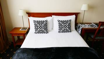 Superior Queen Studio, Shower Only | Room amenity
