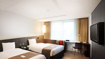 Superior Twin Room | In-room safe, desk, blackout drapes, free WiFi