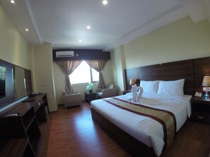 LED TV - Silver Green Hotel Yangon (Yangon)