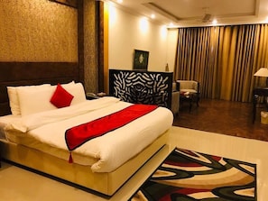 Executive Suite Room  | Minibaari, työpöytä, silitysrauta/-lauta, lisävuoteet