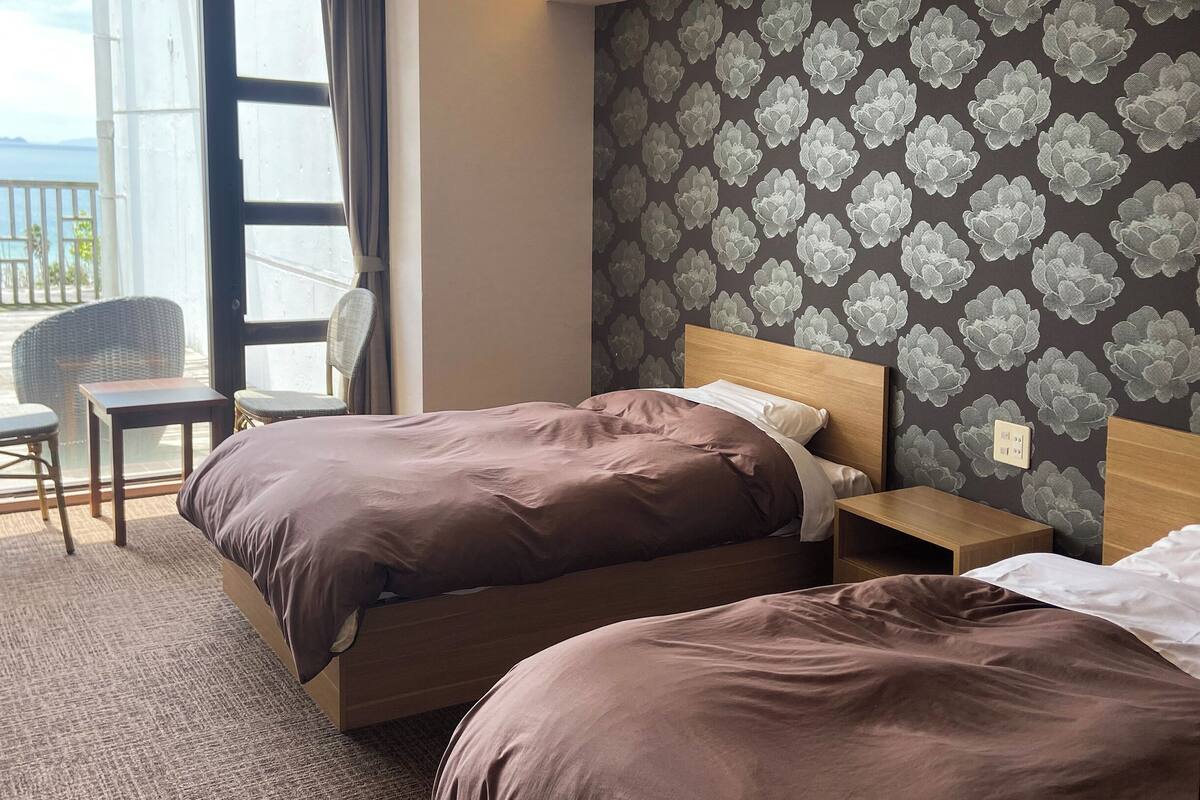 Coffres-forts dans les chambres, bureau, Wi-Fi gratuit, draps fournis