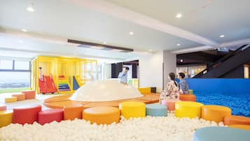 Area giochi per bambini (al coperto)